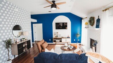 Building Photo - 3810 Split Oak Dr