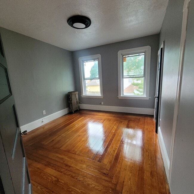 Photo - 26 Chestnut Ave (Cranston, RI) Apartment
