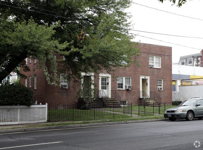Building Photo - 428-432 N Henry St