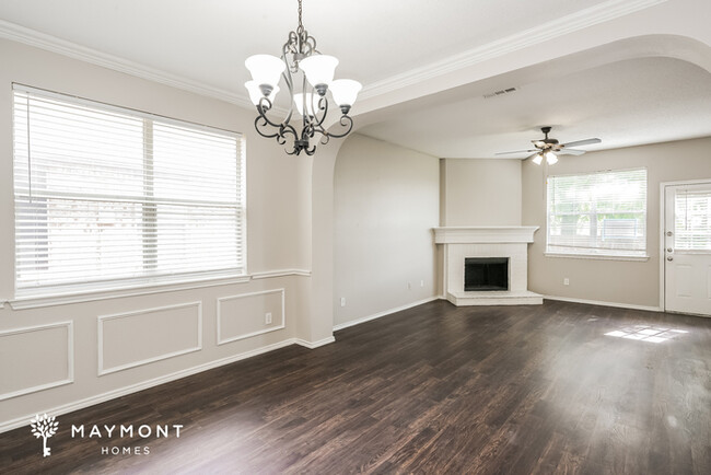 Building Photo - Charming 3-Bedroom 4-Side Brick Home