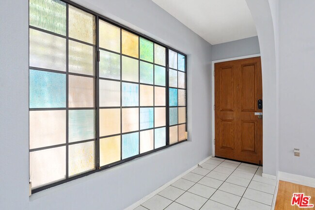 Foto del edificio - 3113 Thatcher Ave