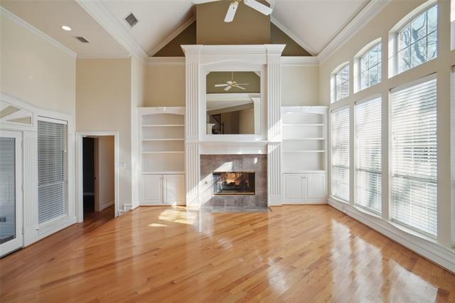 Foto del edificio - 300 Timber Lake Dr