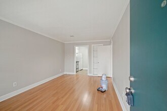 Building Photo - 845 Augusta Dr