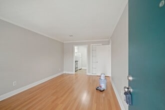 Building Photo - 845 Augusta Dr