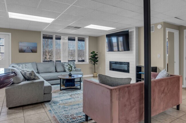 Building Photo - 81 Beech Point Dr