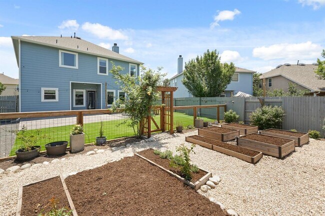 Foto del edificio - 1121 Boxwood Loop