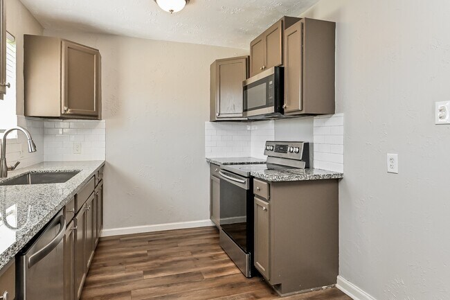 Foto del edificio - 7421 Plover Cir