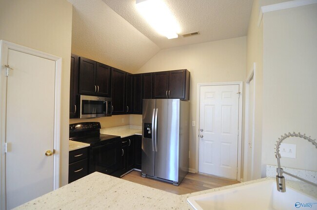 Building Photo - 104 Postwood Ct