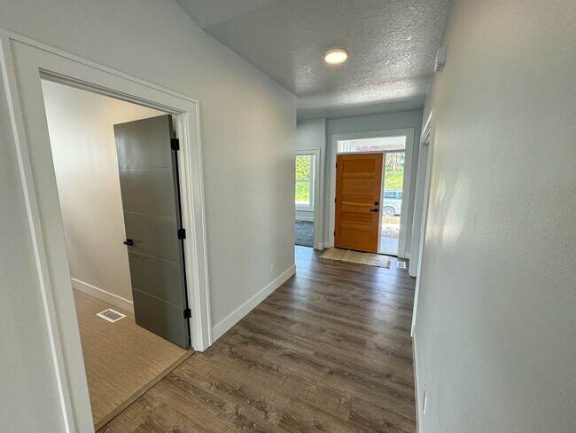 Building Photo - NEW CONSTRUCTION! Beautiful Home  in Salem...