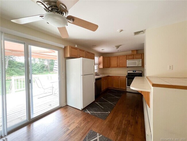 Foto del edificio - 43 Bailey Ln