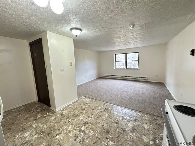 Foto del edificio - 2008 Forest Hills Dr