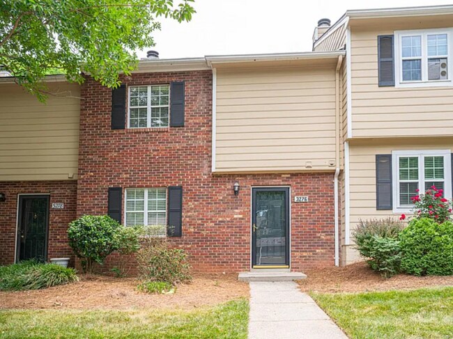 Building Photo - Extremely Spacious Townhome by South Park