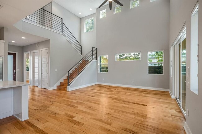 Building Photo - 3209 Govalle Ave