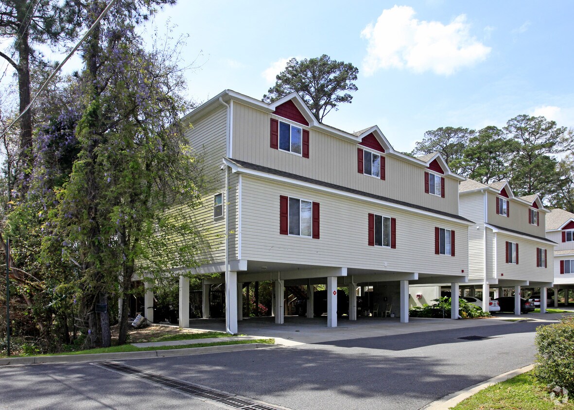 Foto principal - 2601-2633 E McKeithan Ct