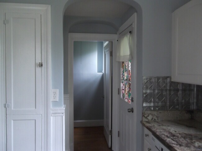Building Photo - 2914 Bauernwood Ave