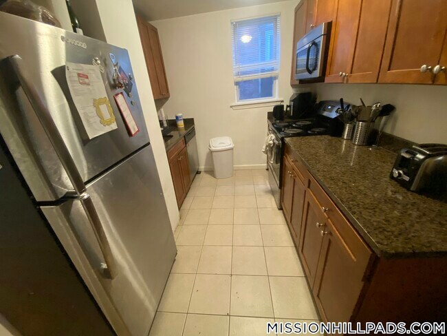 Foto del edificio - 10 Parker Hill Ave