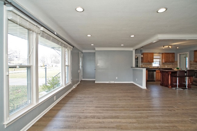 Photo - 1071 Cranbrook Dr House