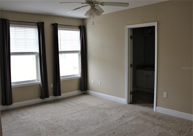 Building Photo - 610 Olive Tree Ct