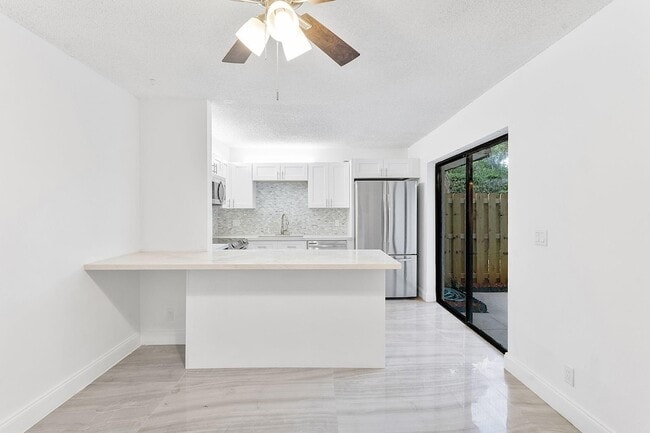 Foto del edificio - 1624 Forest Lakes Cir