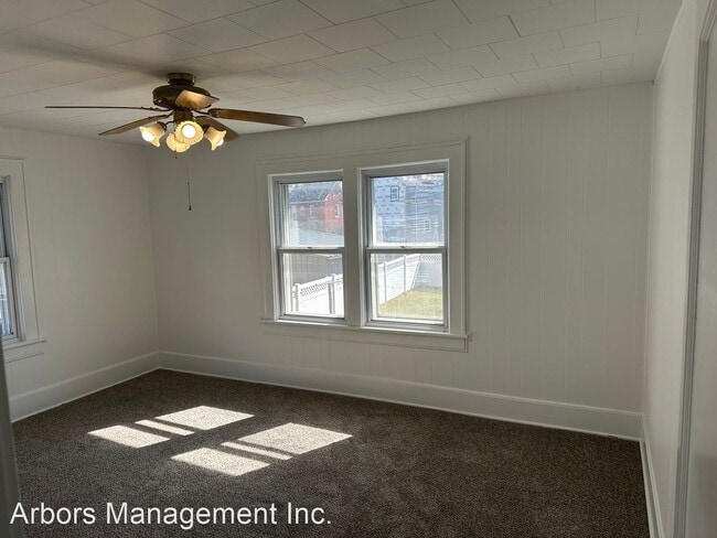 Building Photo - 4 br, 1.5 bath House - 524 Stewart Avenue