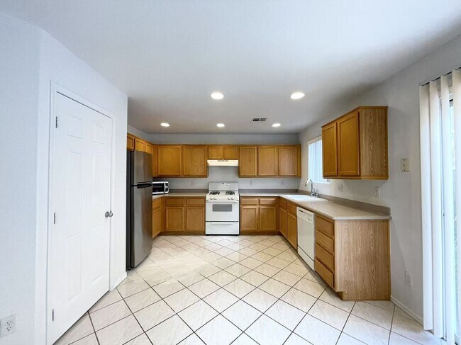Foto del edificio - The cozy home is located in the Silverado ...