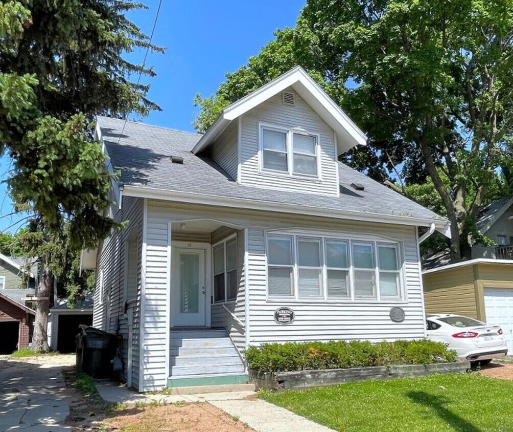 Primary Photo - 14 N Breese Terrace