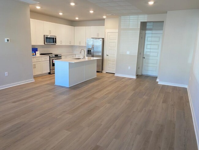 Building Photo - 4521 Sardius Dr