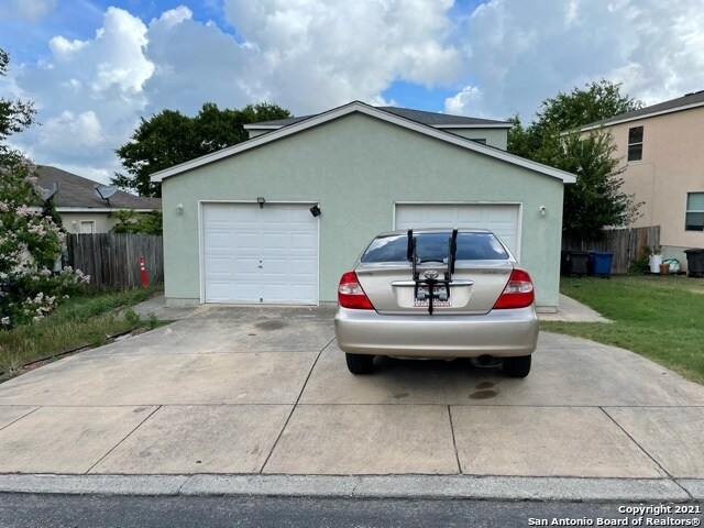 Building Photo - 11221 Center Point Rd