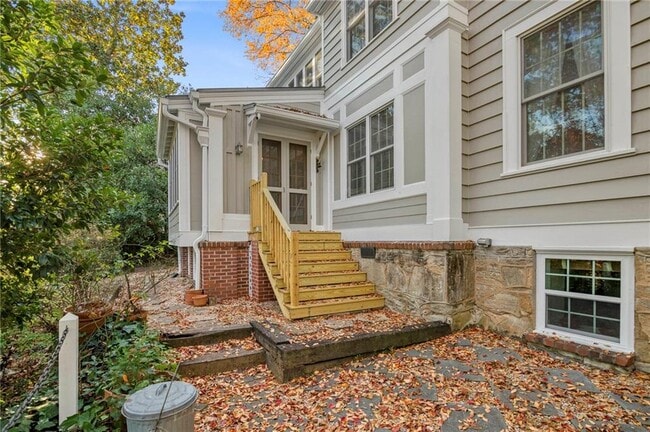 Building Photo - 4 Ansley Dr NE