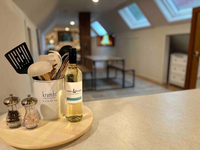 Building Photo - 3109 6th Ave