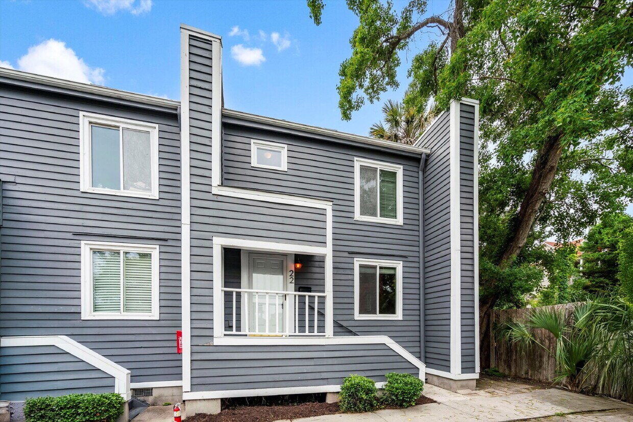 Foto principal - "Charming 2-Bed Condo in Charleston with G...