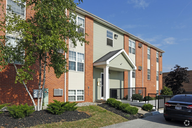 Franklin Park Apartments for Rent with Extra Storage - Toledo, OH - 42 ...