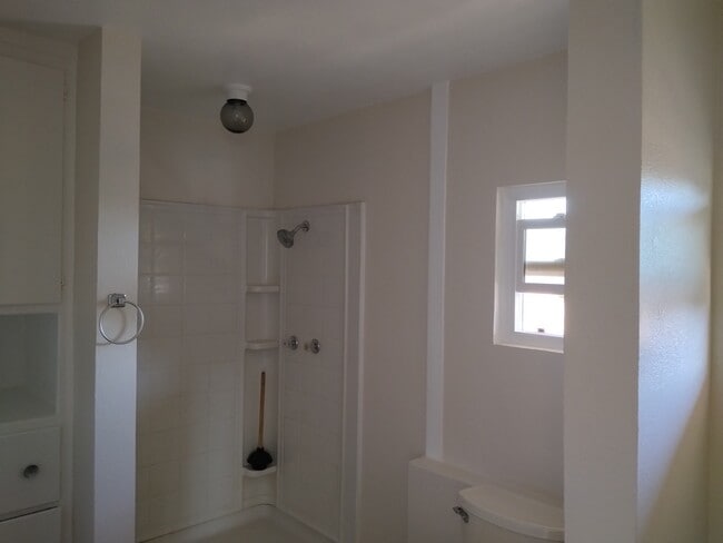 Building Photo - 729 Virginia St