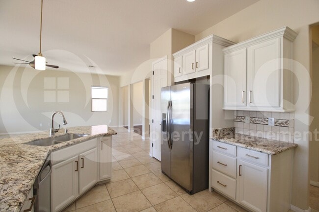 Building Photo - 17824 W Cedarwood Ln