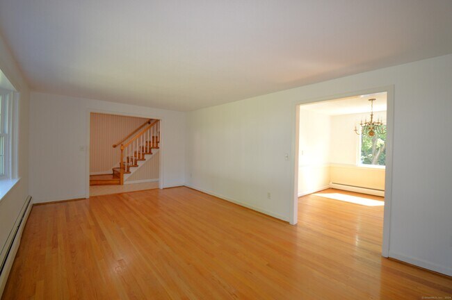 Foto del edificio - 18 Overbrook Rd