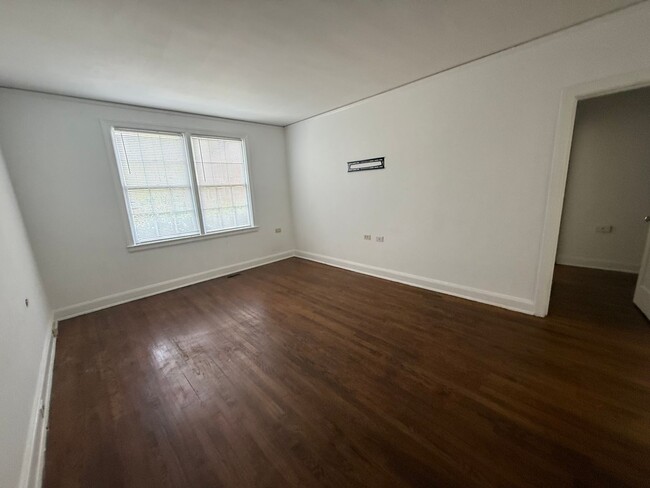 Foto del edificio - One bedroom Condo coming soon in Heathwood...