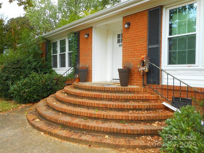 Foto del edificio - 8917 Nottoway Dr