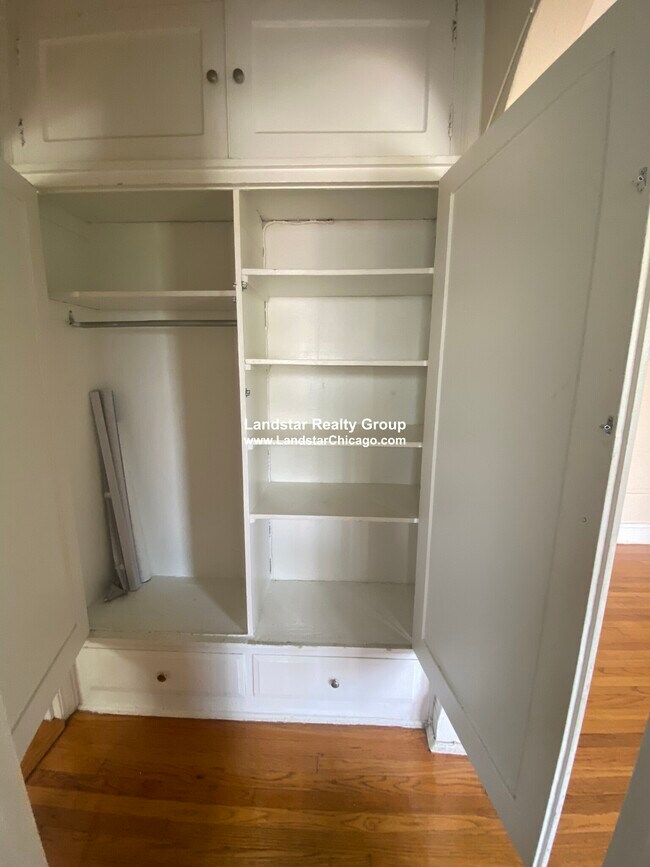 Foto del edificio - 735 W Junior Terrace