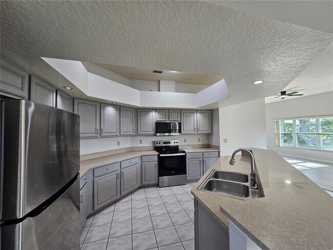 Foto del edificio - 6506 Canterlea Dr