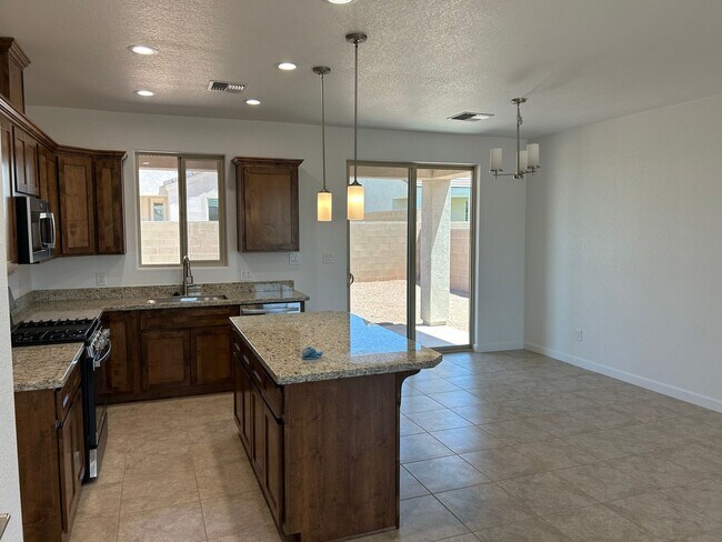 Building Photo - CIELO VERDE/ New Construction!