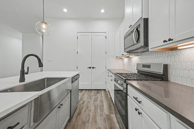 Foto del edificio - 5734 White Magnolia St.