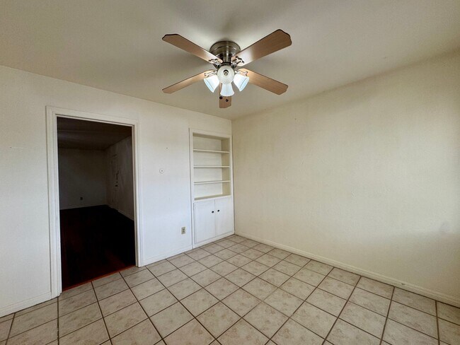 Foto del edificio - Apartment Along Austin Avenue