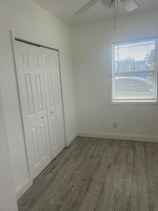 Foto del edificio - 3890 Lakewood Rd