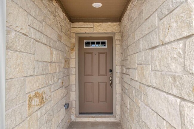 Foto del edificio - 102 Greenspire Ln