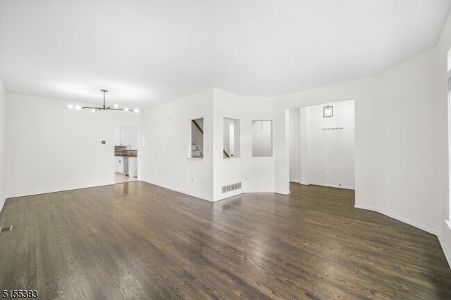 Building Photo - 116 Loft Dr