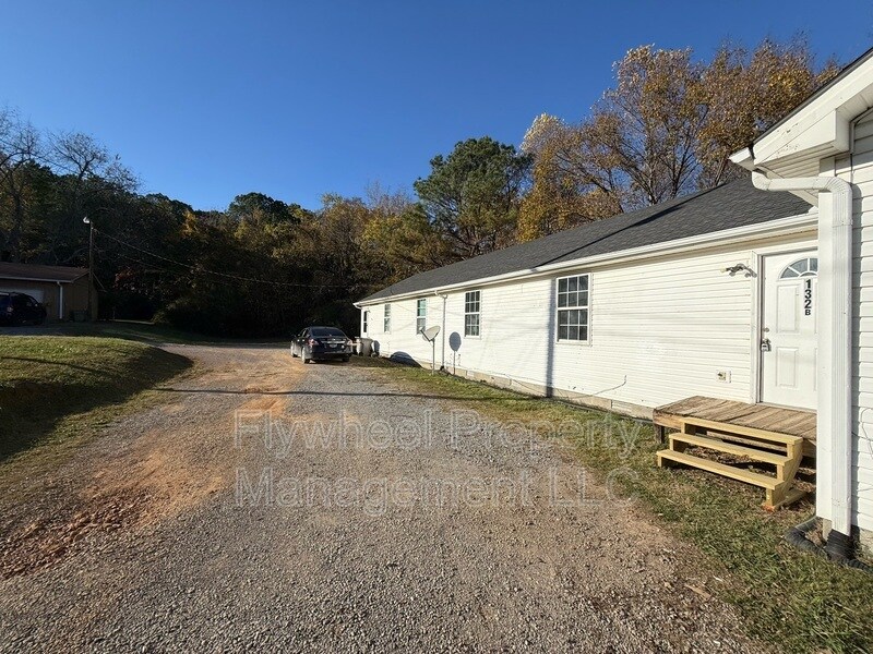 Foto principal - 132 N Poole St