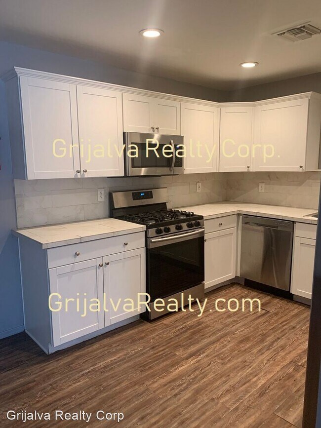Building Photo - 5 br, 3 bath House - 656 W Hatfield St