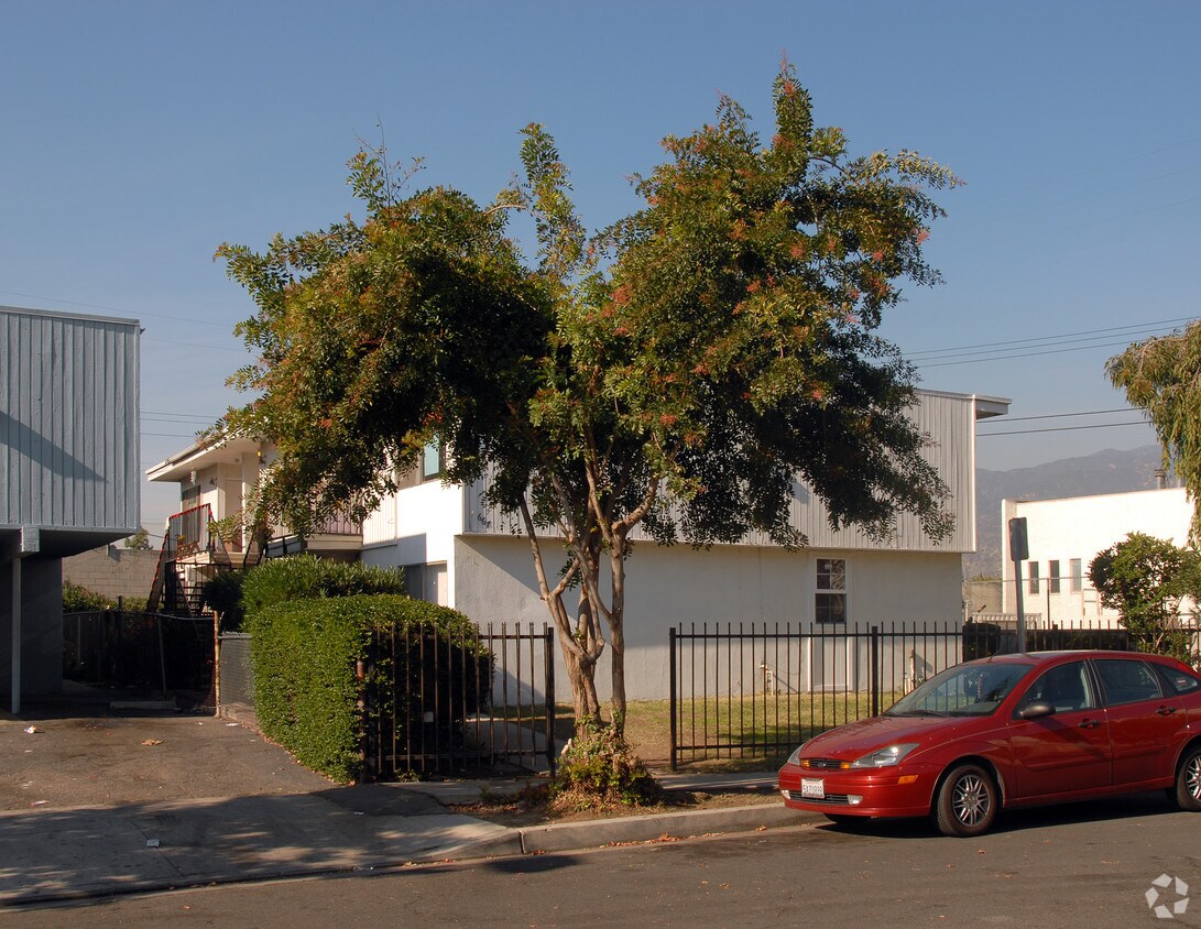 Foto principal - 667 Glenfinnan Ave