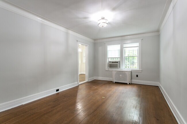 Building Photo - 16 Groton St