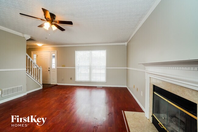 Foto del edificio - 5561 Chesterview Dr